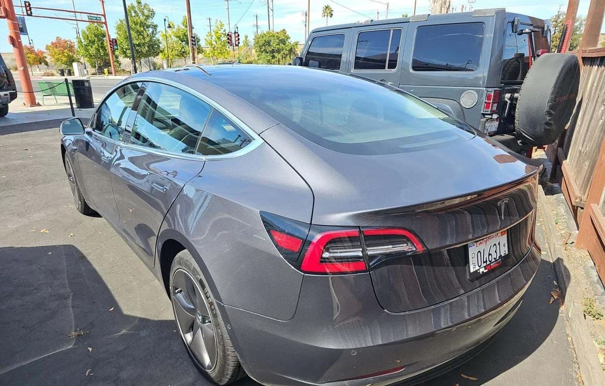2018 TESLA MODEL 3 MID Range 3