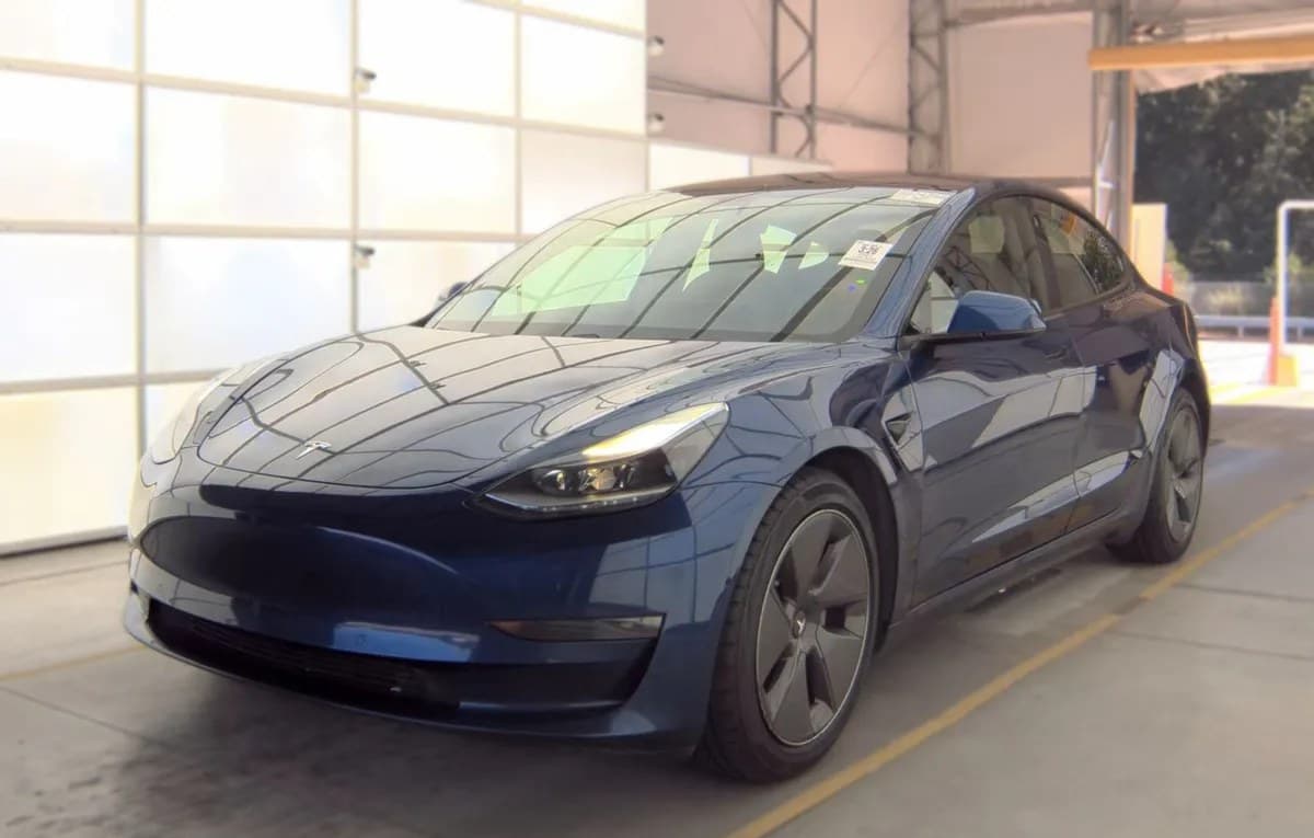 2021 TESLA MODEL 3 STANDARD RANGE Plus 2