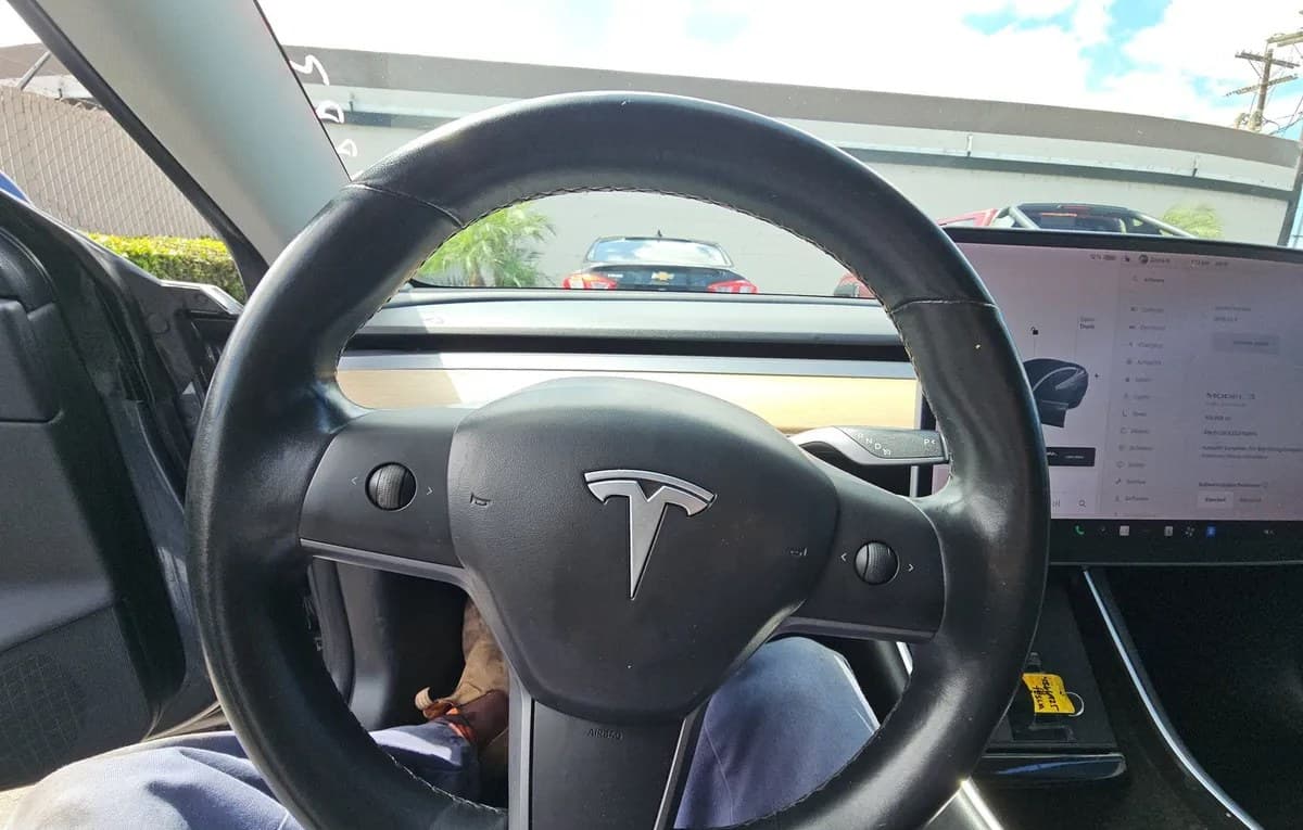 2018 TESLA MODEL 3 MID Range 7