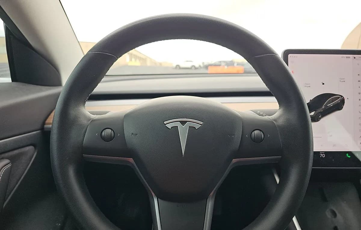 2020 TESLA MODEL 3 STANDARD RANGE Plus 7