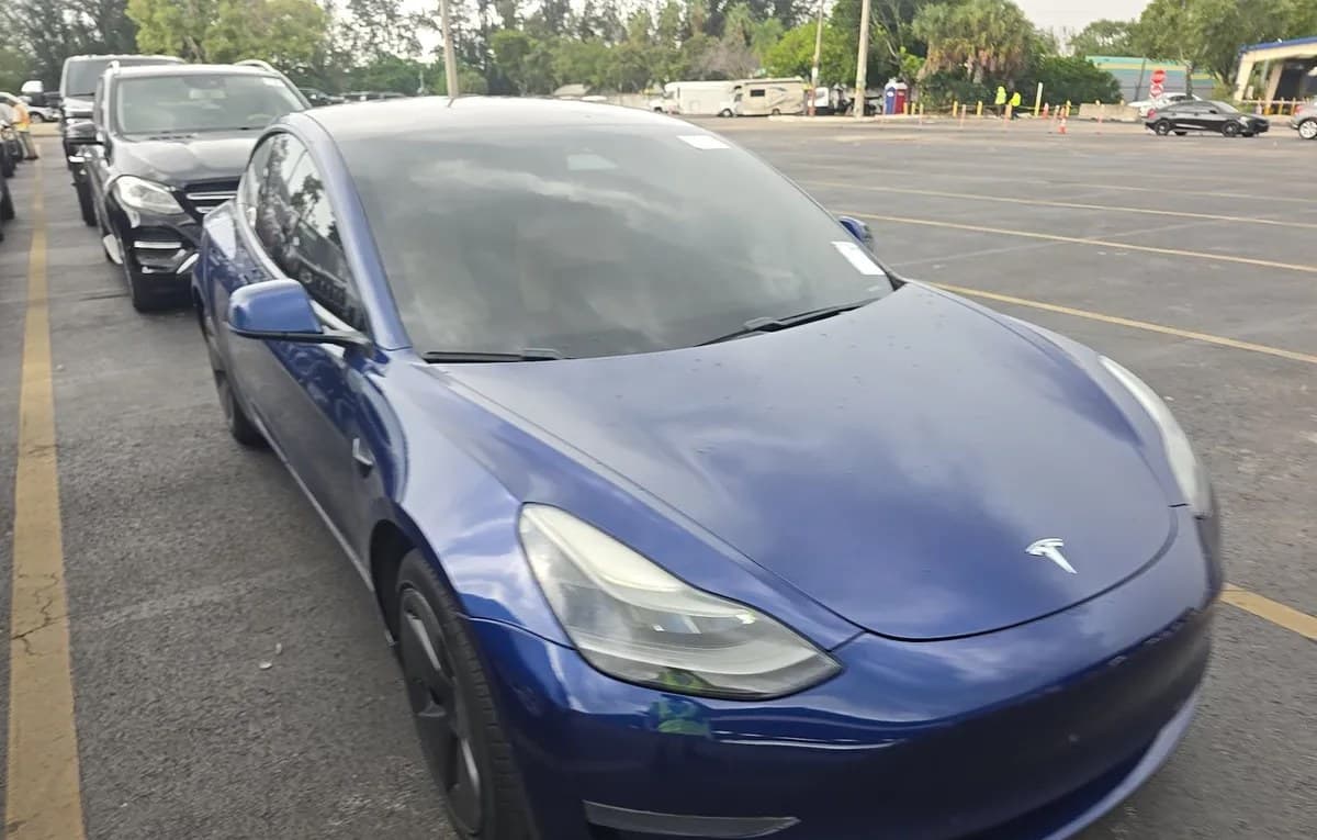 2021 TESLA MODEL 3 STANDARD RANGE Plus 4