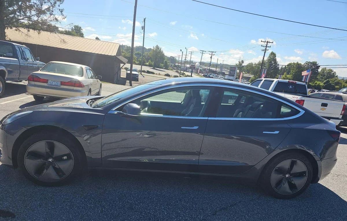 2019 TESLA MODEL 3 MID RANGE 3