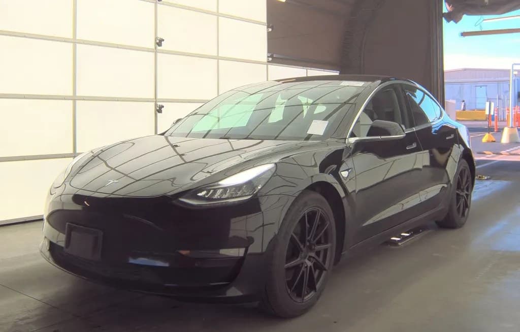 2018 TESLA MODEL 3 MID RANGE 1