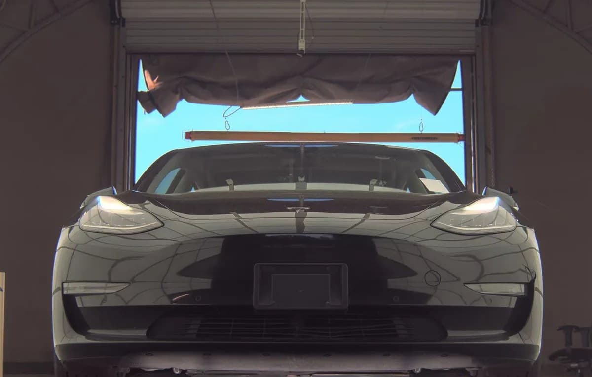 2018 TESLA MODEL 3 MID RANGE 4