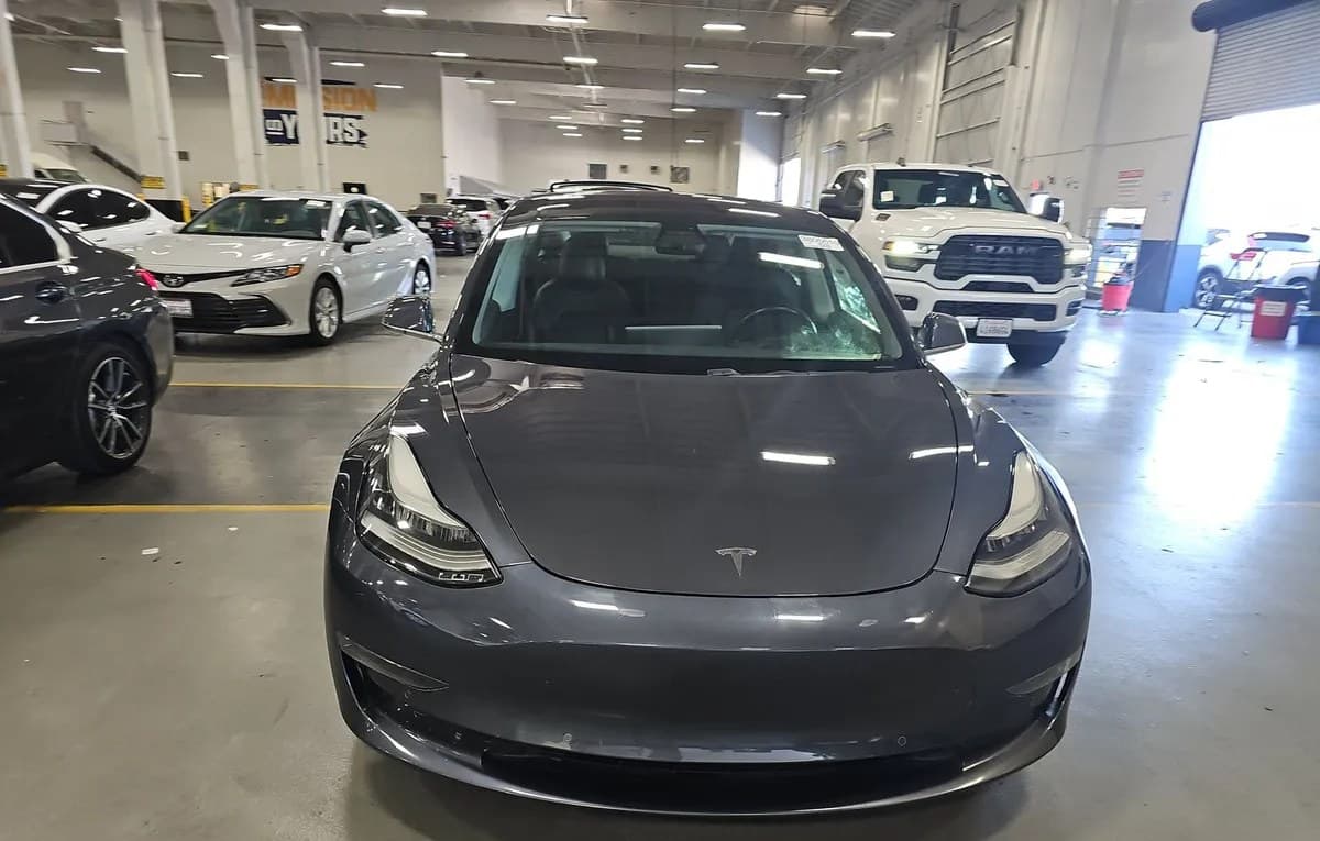 2018 TESLA MODEL 3 LONG Range 3