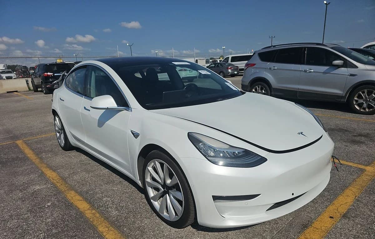 2018 TESLA MODEL 3 LONG RANGE 4