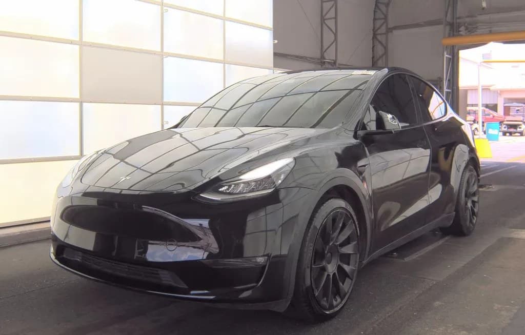 2021 TESLA MODEL Y LONG RANGE 1