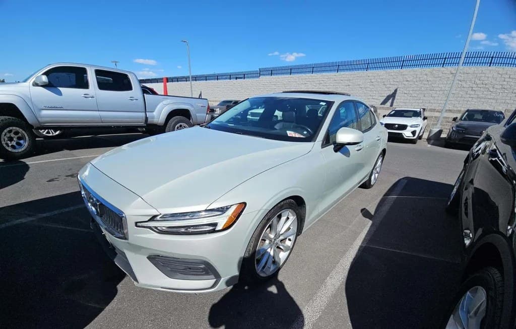 2019 VOLVO S60 T6 MOMENTUM