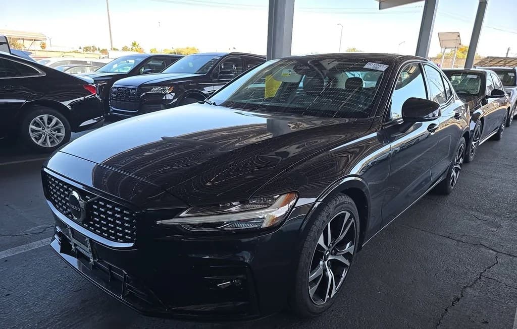2024 VOLVO S60 B5 CORE DARK