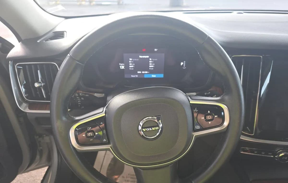 2023 VOLVO S60 B5 PLUS DARK 7