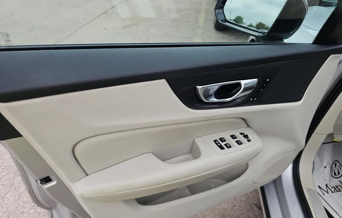 2022 VOLVO S60 B5 Inscription 6