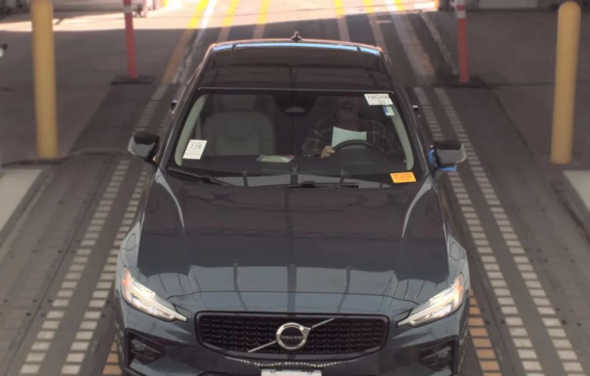 2024 VOLVO S60 B5 CORE DARK 3