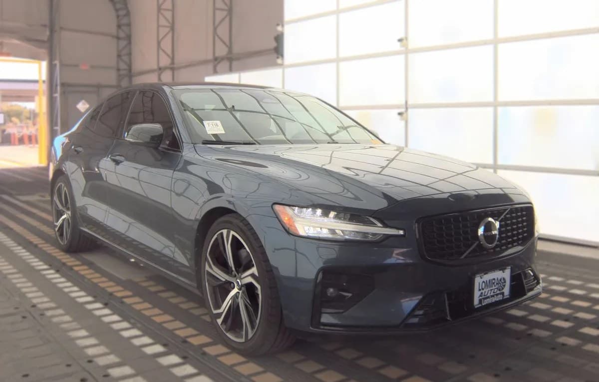 2024 VOLVO S60 B5 CORE DARK 4