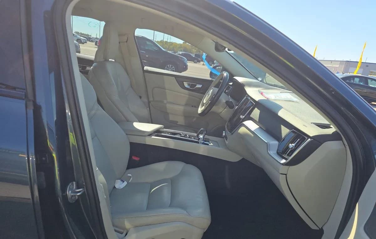 2024 VOLVO S60 B5 CORE DARK 5