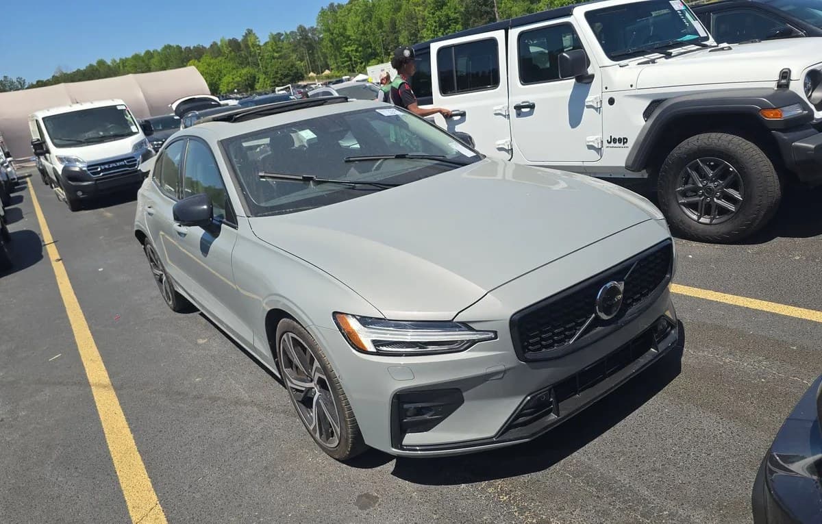 2024 VOLVO S60 B5 Plus 4