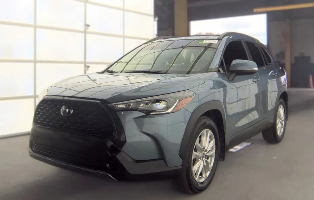 2024 TOYOTA COROLLA CROSS LE
