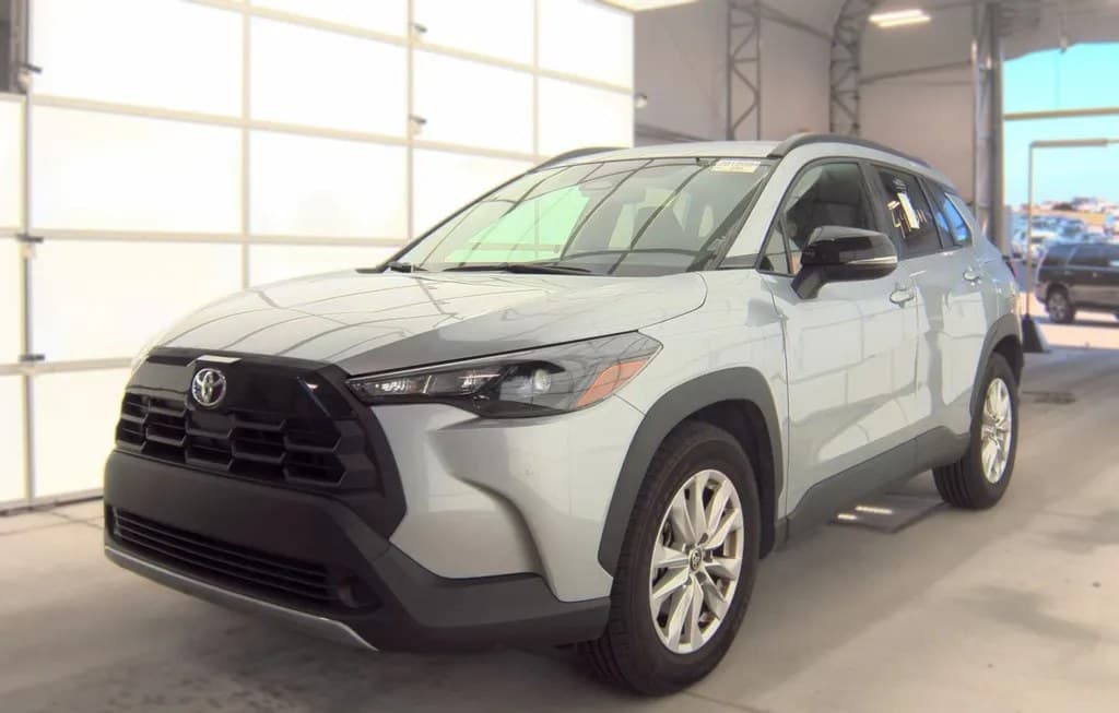 2026 TOYOTA COROLLA CROSS LE