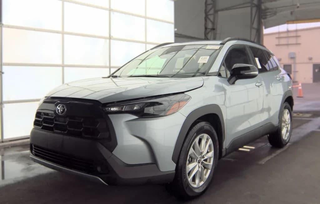 2026 TOYOTA COROLLA CROSS LE