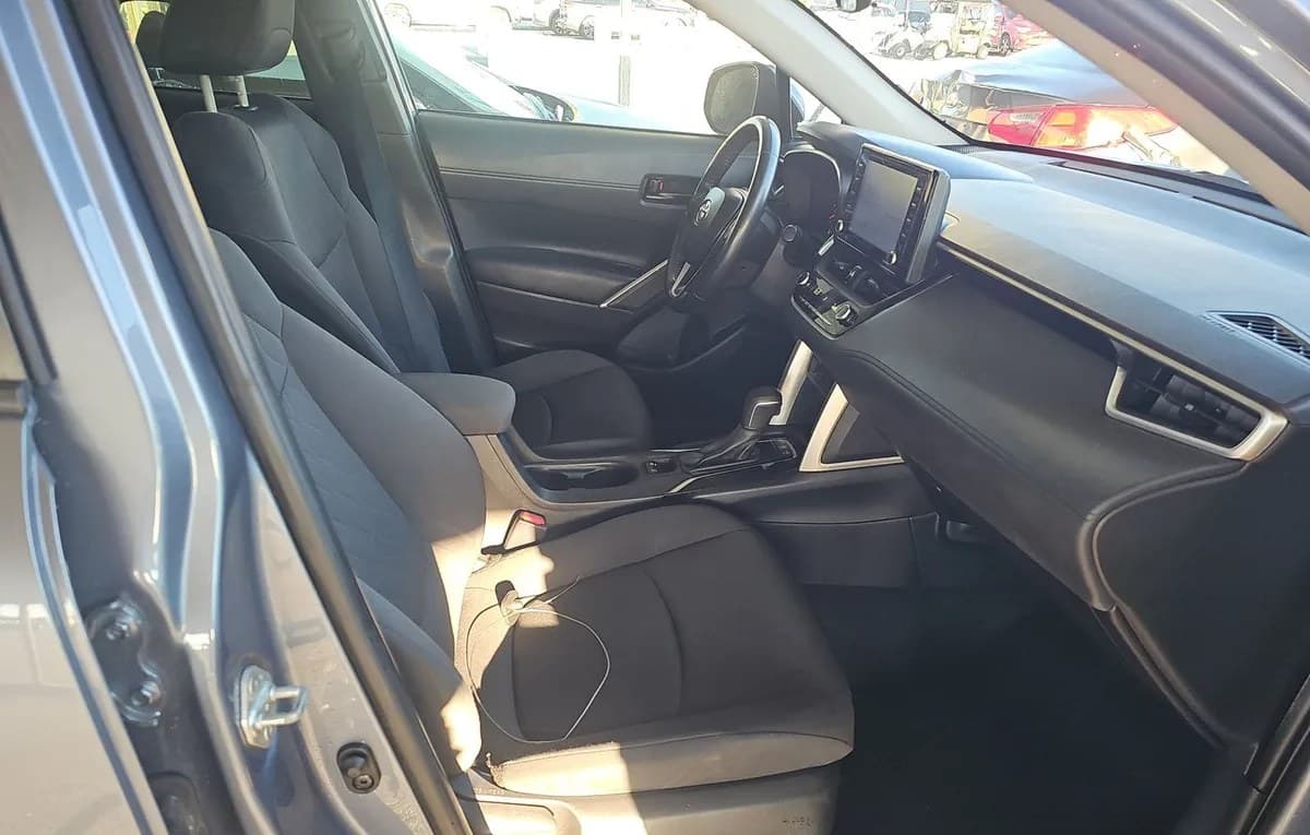 2022 TOYOTA COROLLA CROSS LE 5