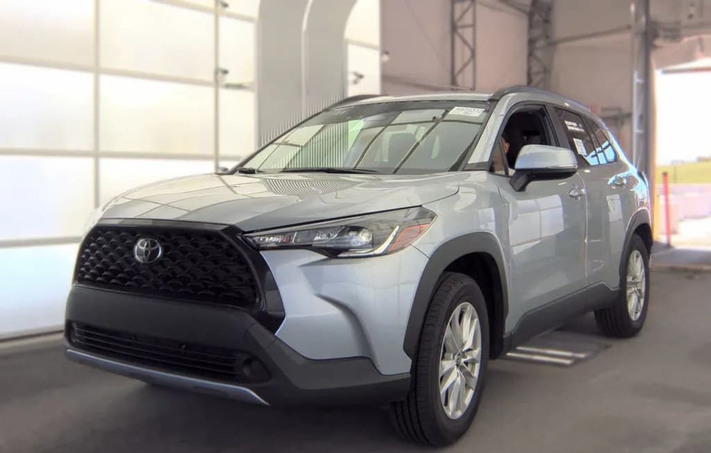 2024 TOYOTA COROLLA CROSS LE