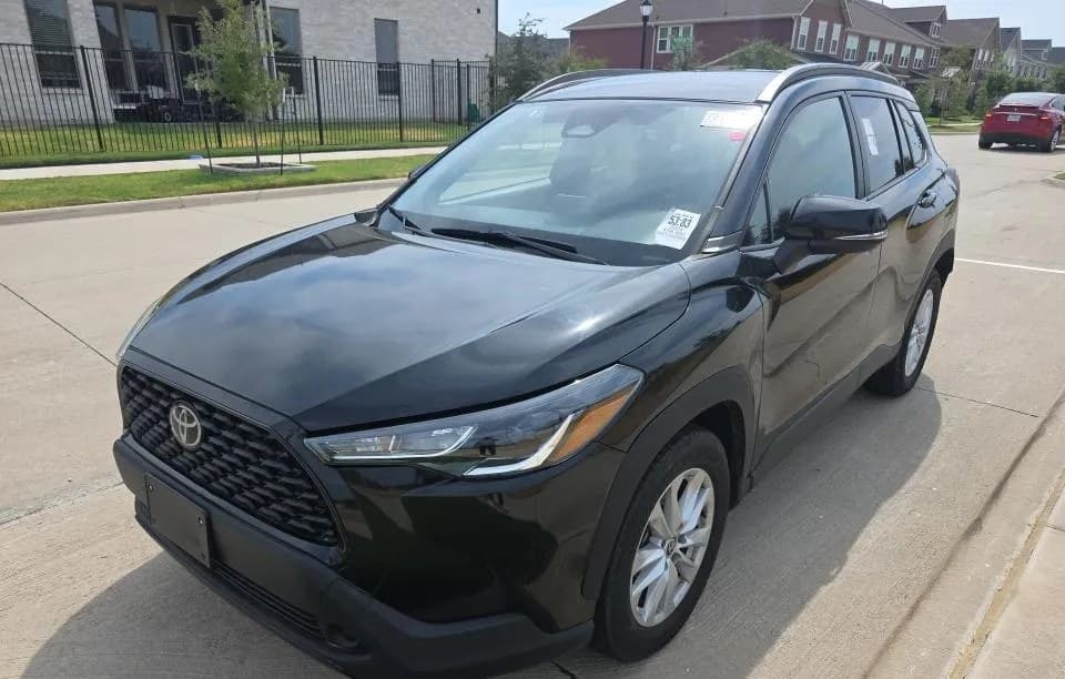 2024 TOYOTA COROLLA CROSS LE