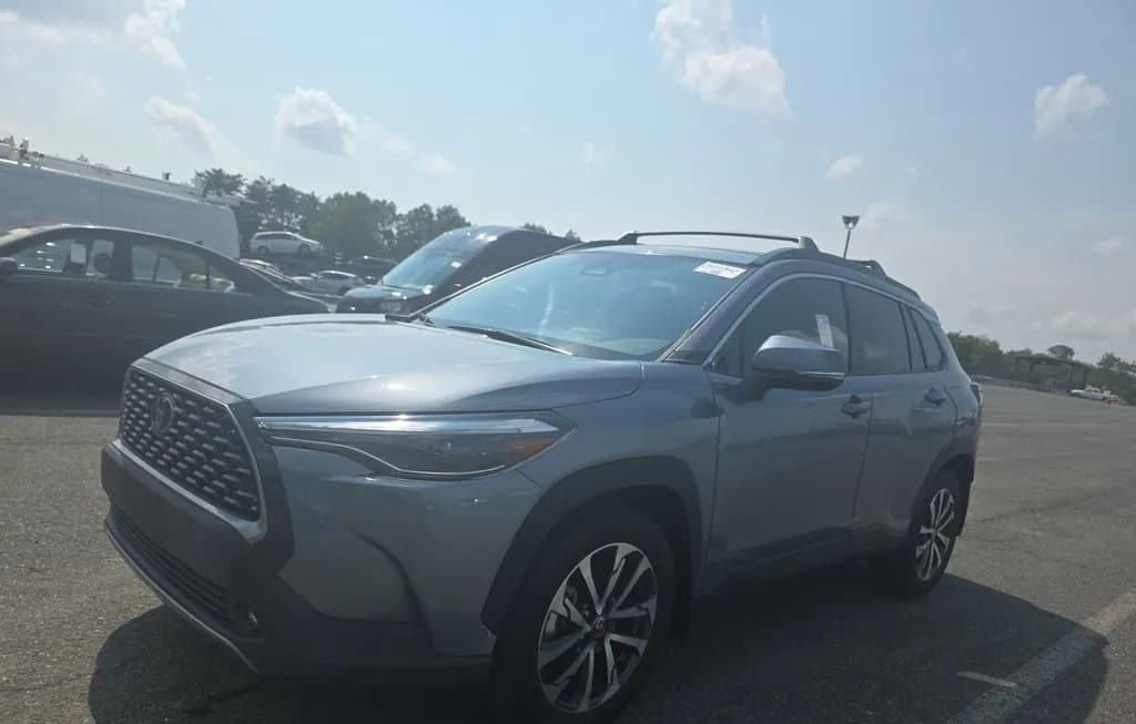 2024 TOYOTA COROLLA CROSS XLE