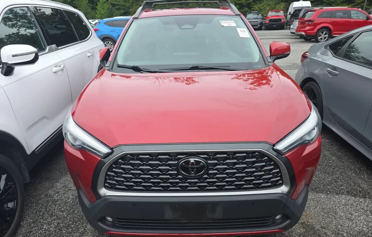 2023 TOYOTA COROLLA CROSS XLE 3