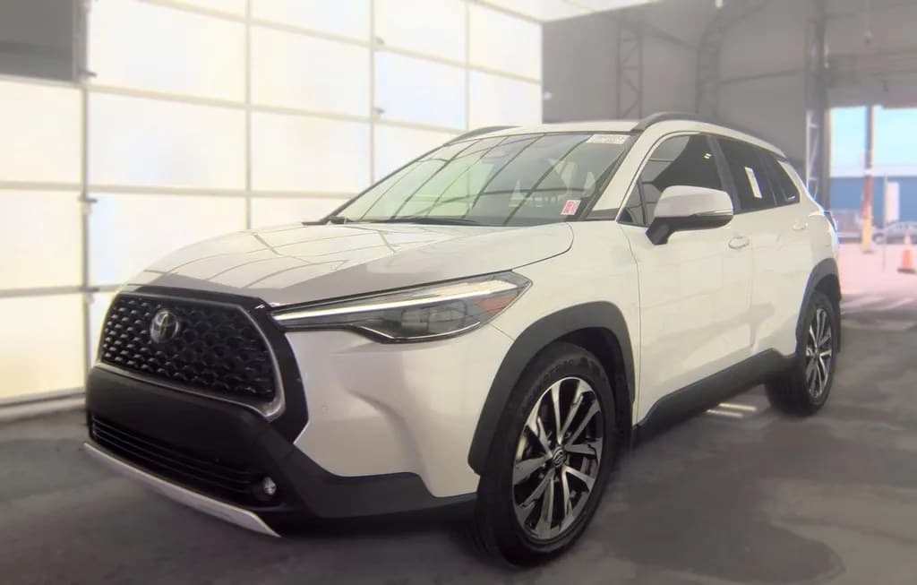 2024 TOYOTA COROLLA CROSS XLE