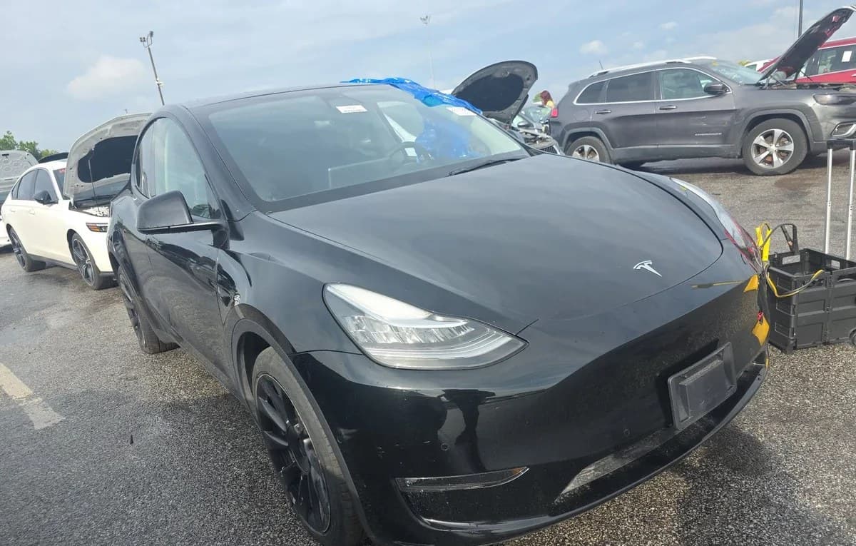 2022 TESLA MODEL Y LONG Range 4