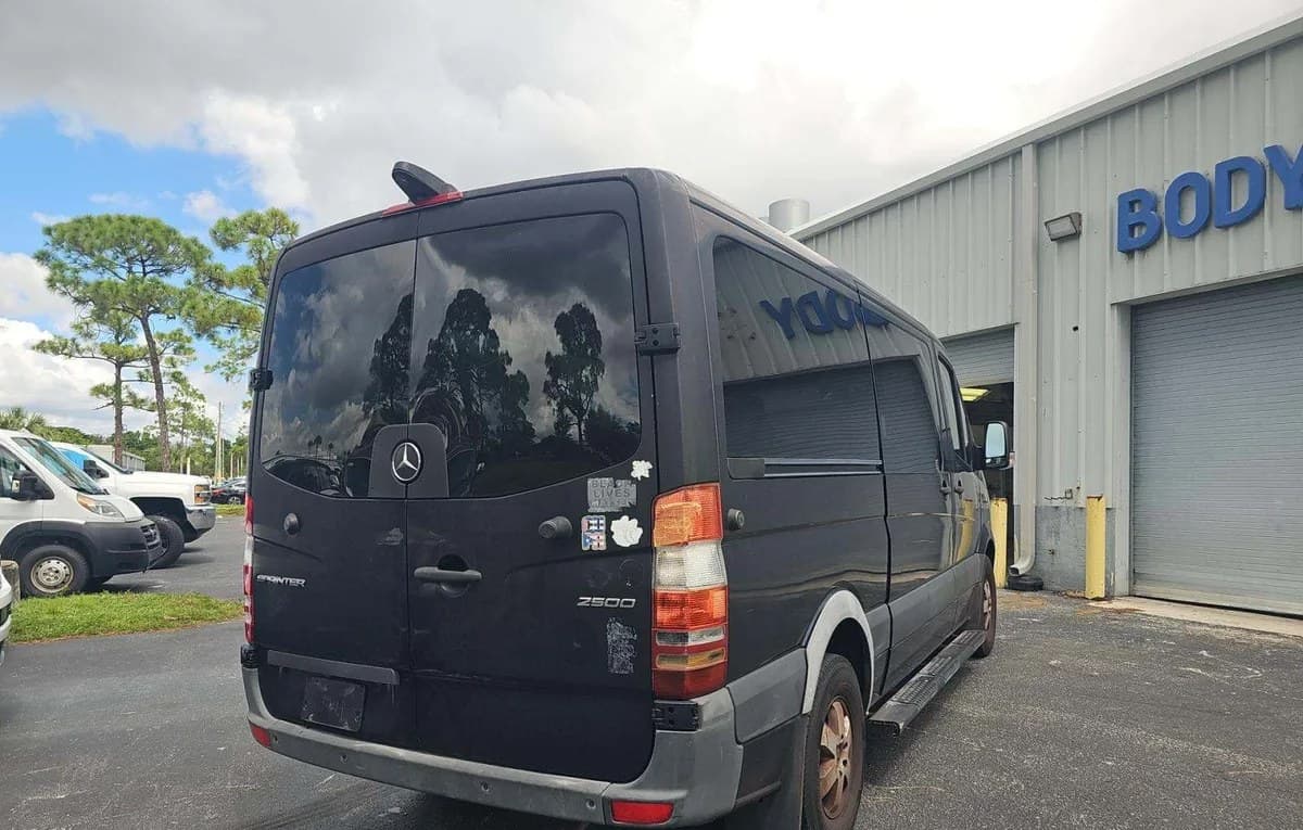2017 MERCEDES-BENZ SPRINTER 2500 Base 4