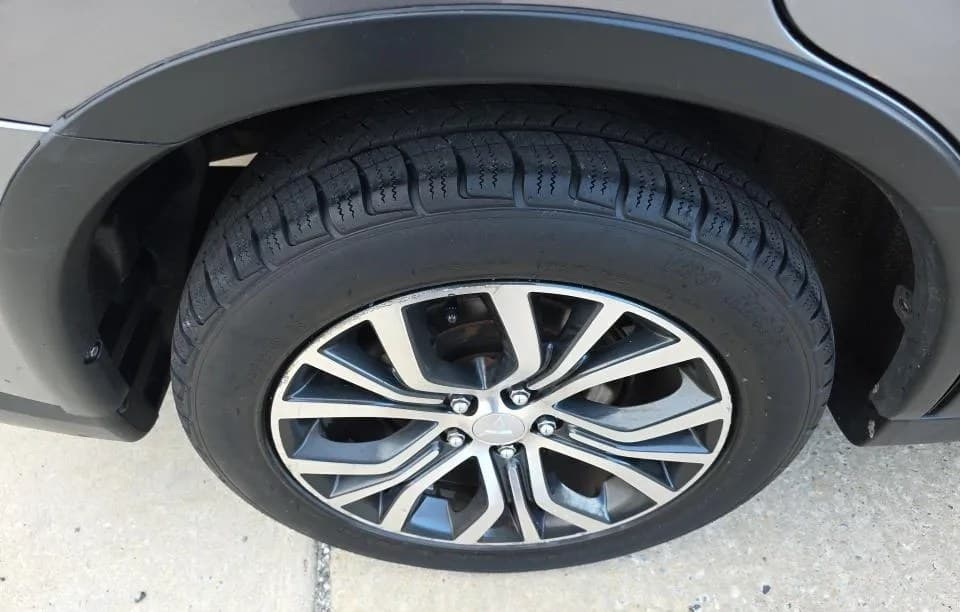2018 MITSUBISHI OUTLANDER ES 6