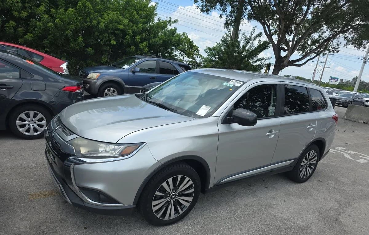 2019 MITSUBISHI OUTLANDER ES 2