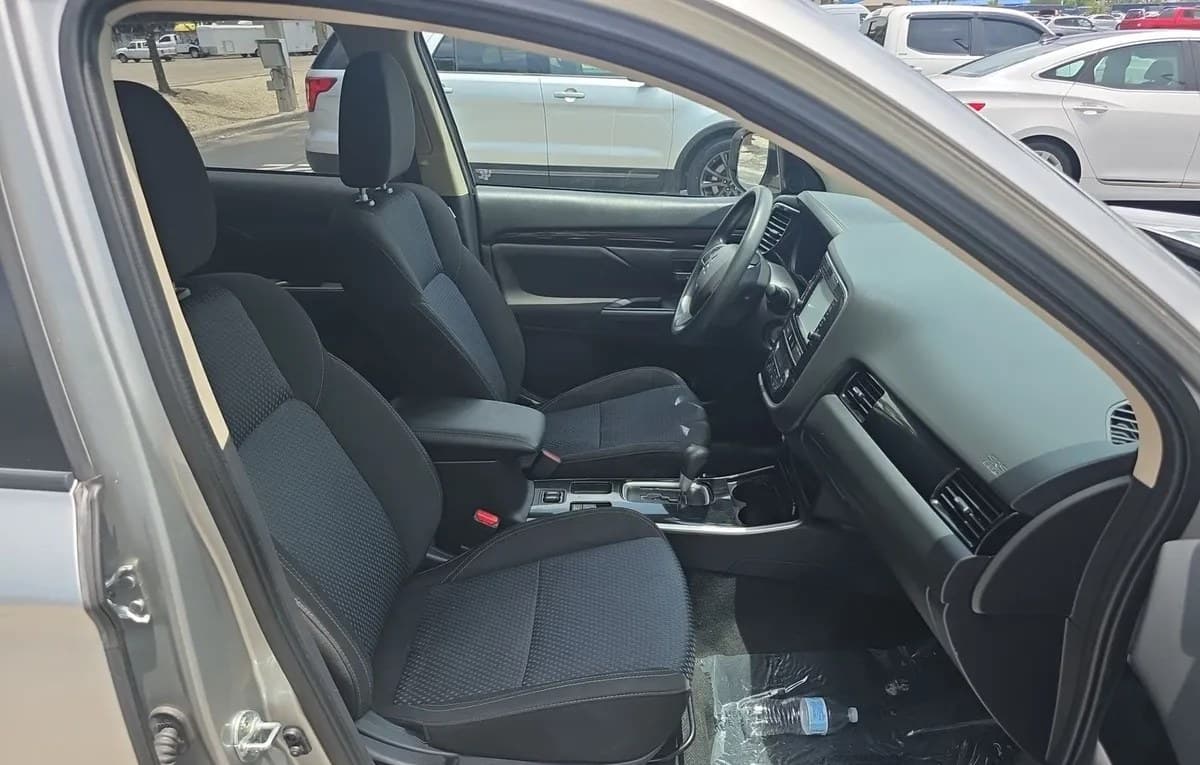 2019 MITSUBISHI OUTLANDER ES 5