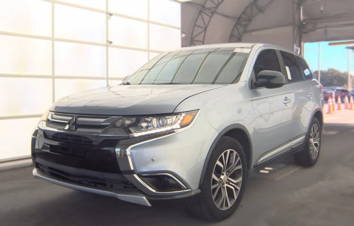 2017 MITSUBISHI OUTLANDER ES 2