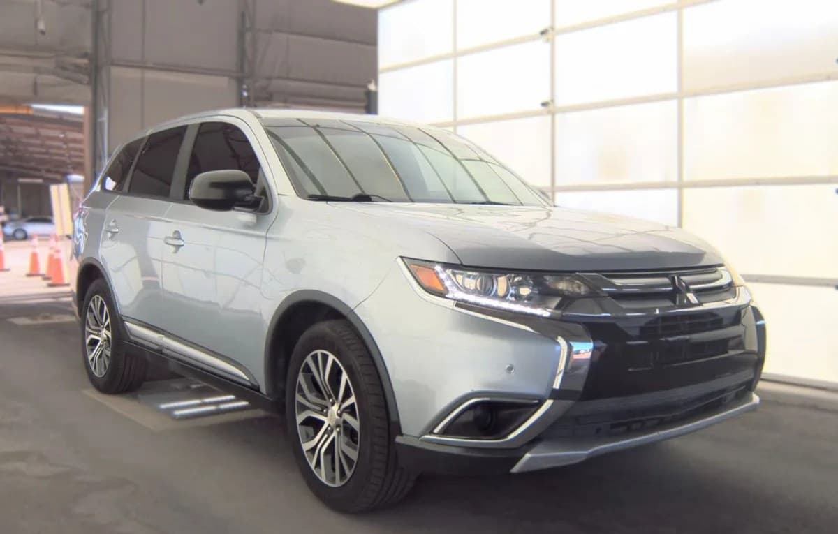 2017 MITSUBISHI OUTLANDER ES 4