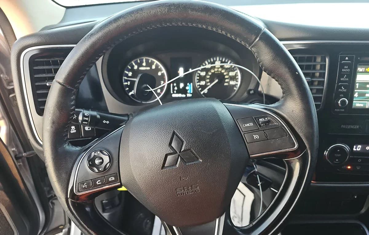 2017 MITSUBISHI OUTLANDER ES 7