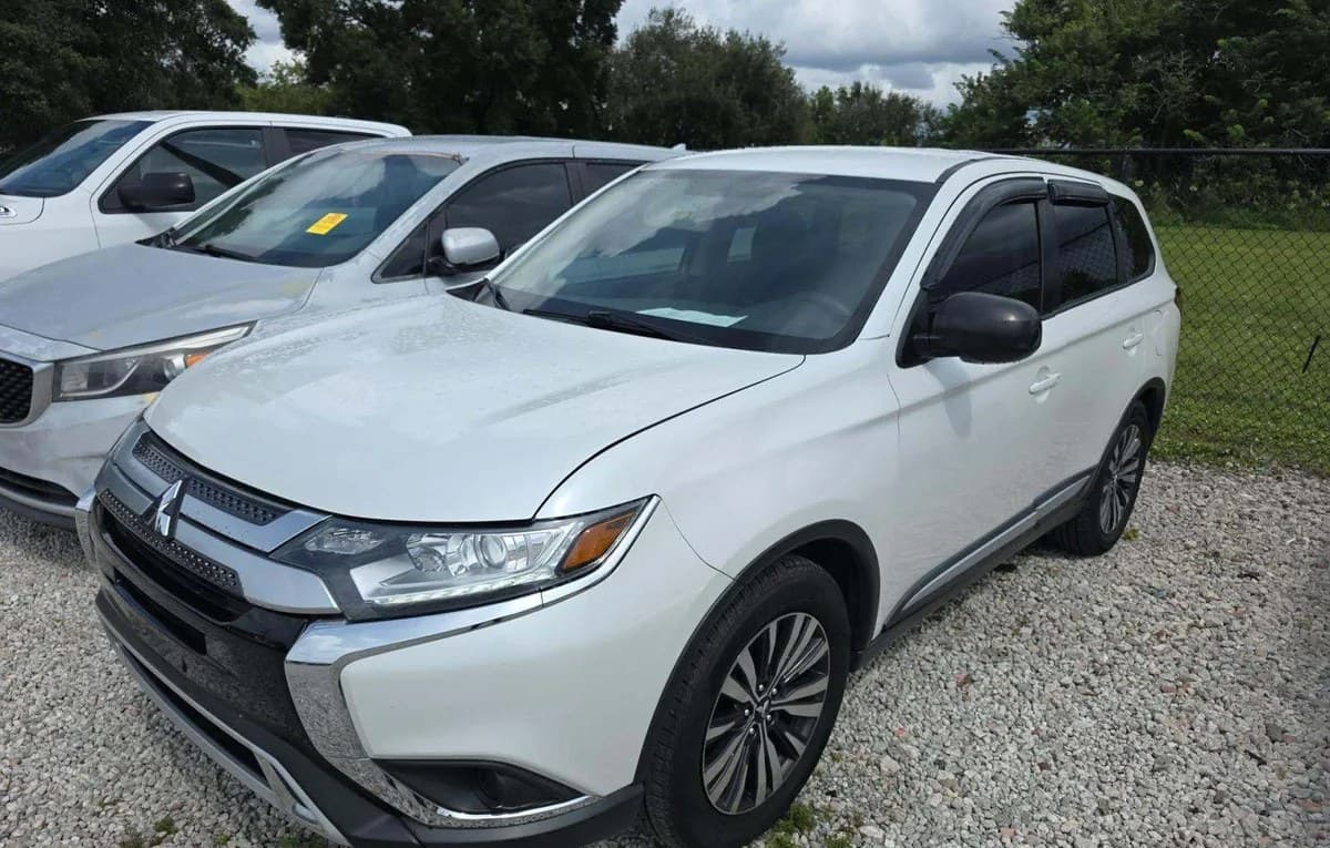 2020 MITSUBISHI OUTLANDER ES 2