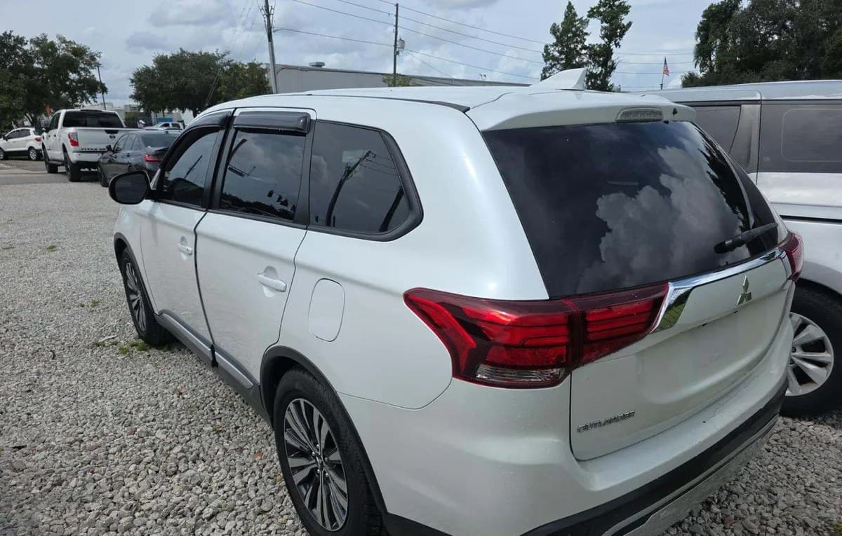 2020 MITSUBISHI OUTLANDER ES 3