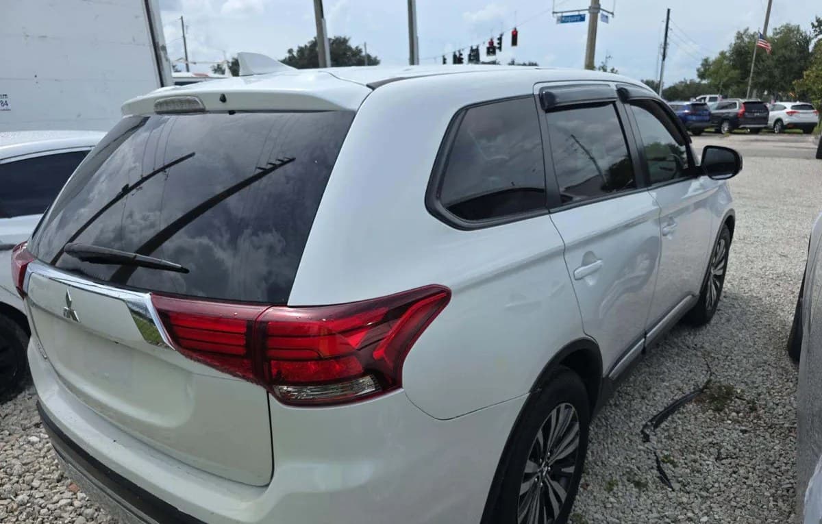 2020 MITSUBISHI OUTLANDER ES 4
