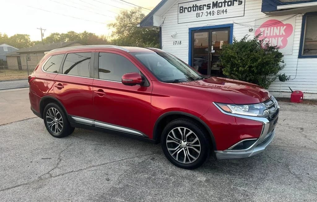 2018 MITSUBISHI OUTLANDER LE 3