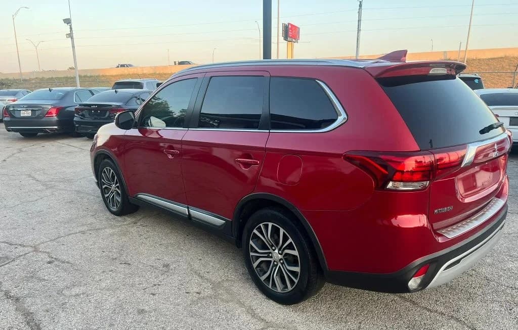 2018 MITSUBISHI OUTLANDER LE 5