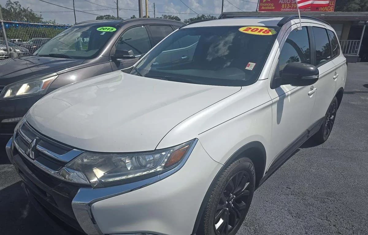 2018 MITSUBISHI OUTLANDER LE 2