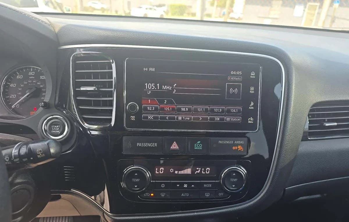 2018 MITSUBISHI OUTLANDER LE 7