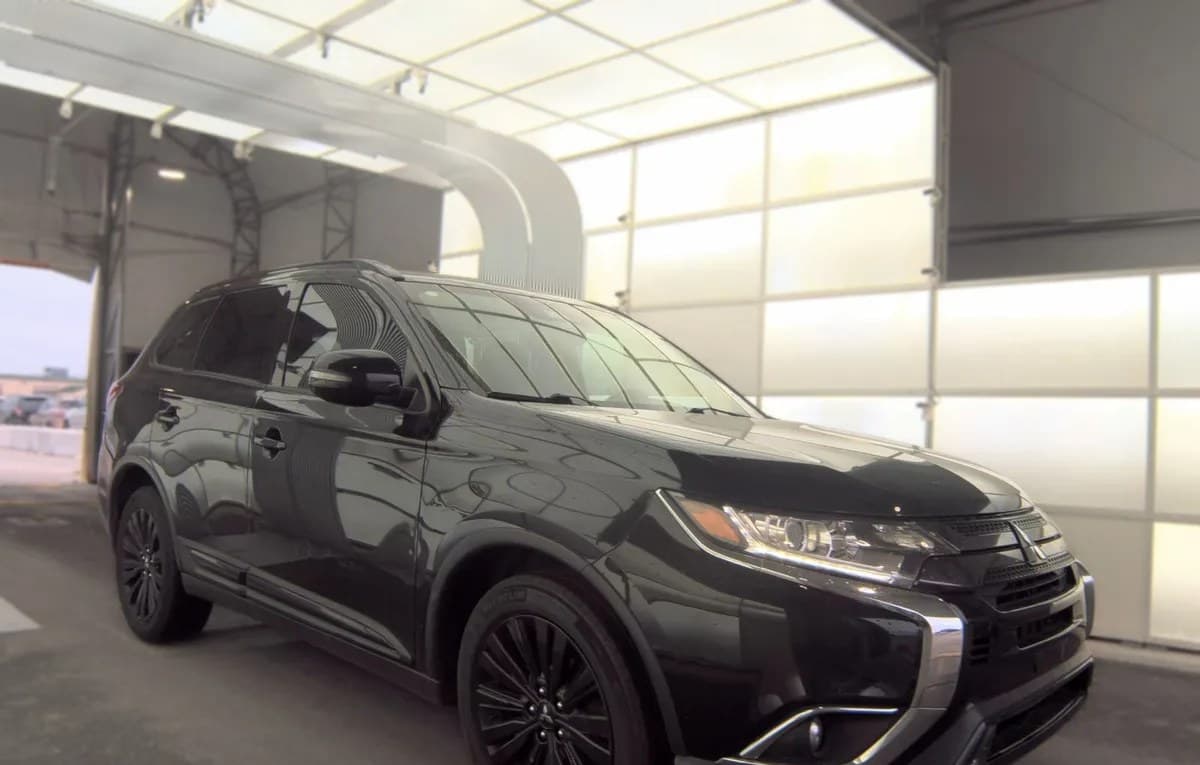 2020 MITSUBISHI OUTLANDER LE 3