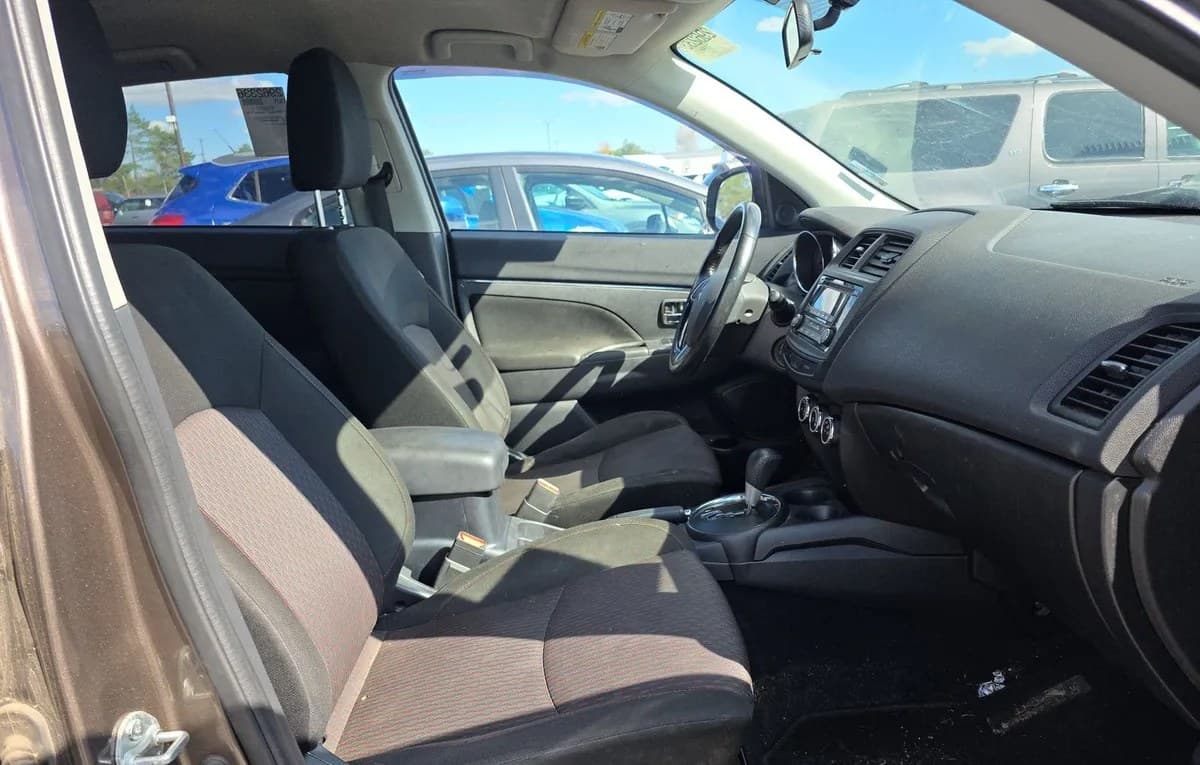 2017 MITSUBISHI OUTLANDER SPORT LE 4
