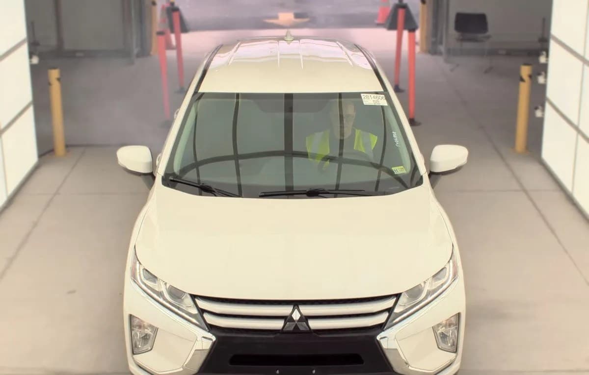 2020 MITSUBISHI ECLIPSE CROSS ES 3