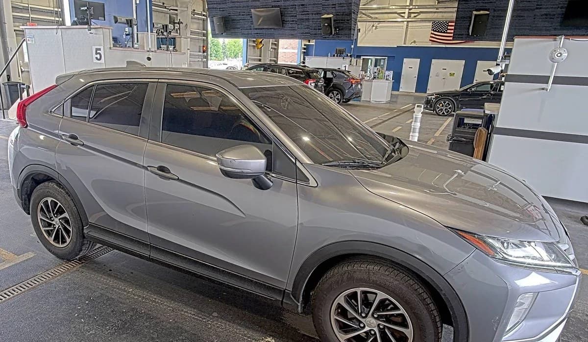 2020 MITSUBISHI ECLIPSE CROSS ES 4