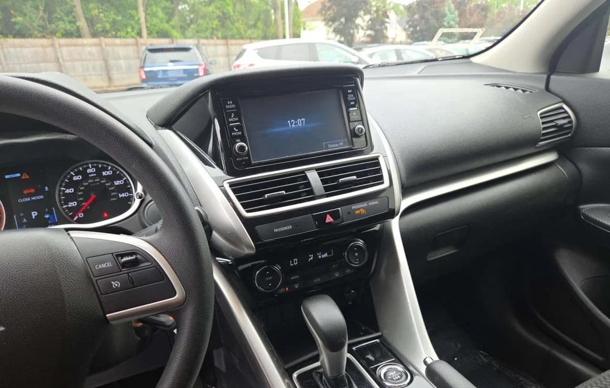 2019 MITSUBISHI ECLIPSE CROSS ES 6