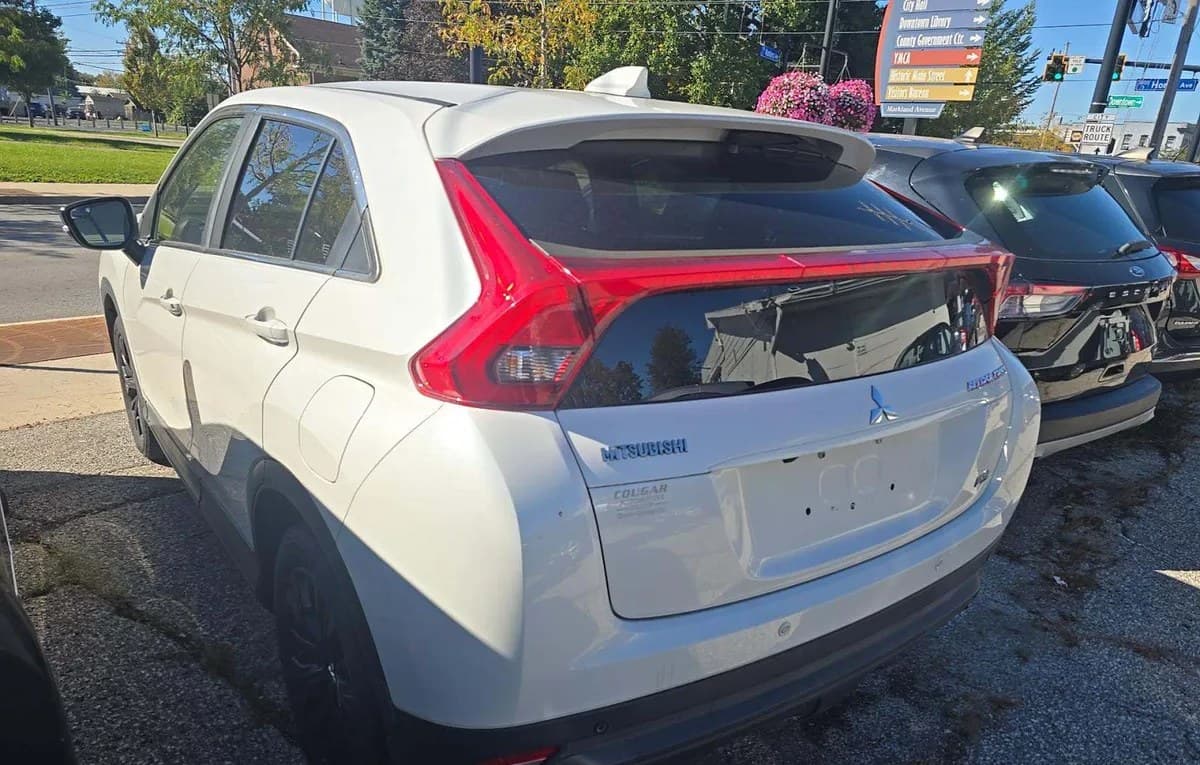 2018 MITSUBISHI ECLIPSE CROSS LE 3
