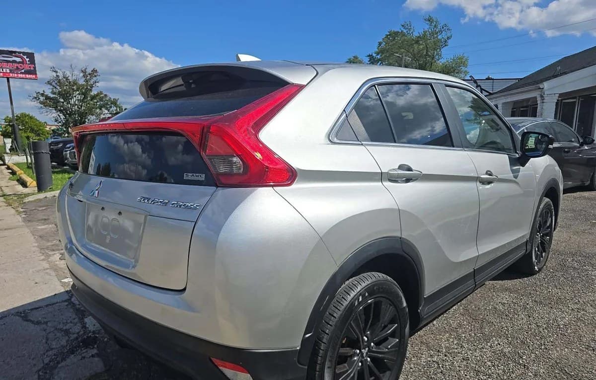 2019 MITSUBISHI ECLIPSE CROSS LE 4